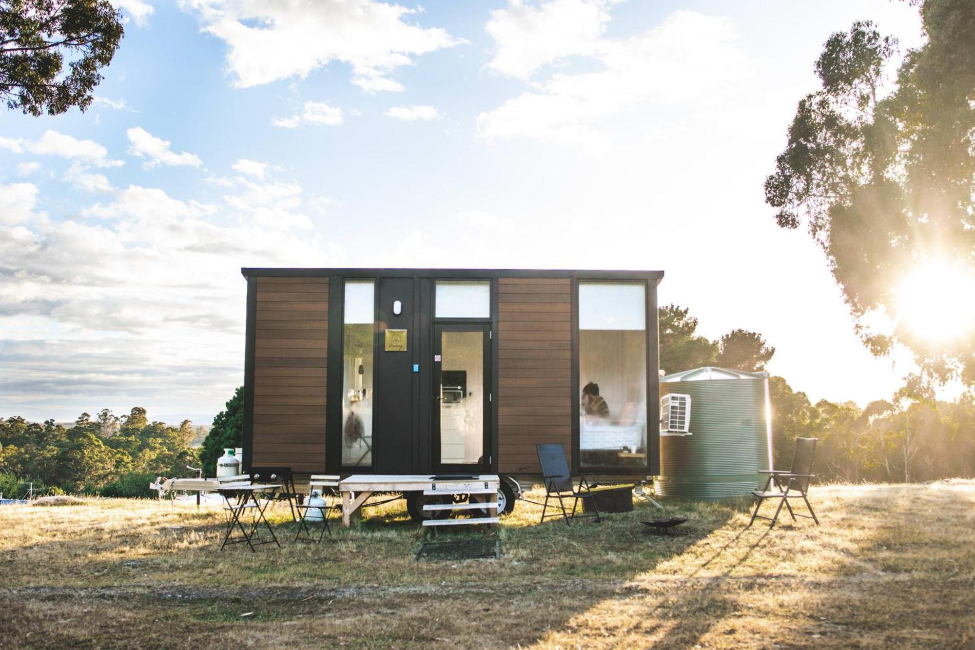 Pine Edge Heights By Tiny Away Villa Ellendale Bagian luar foto