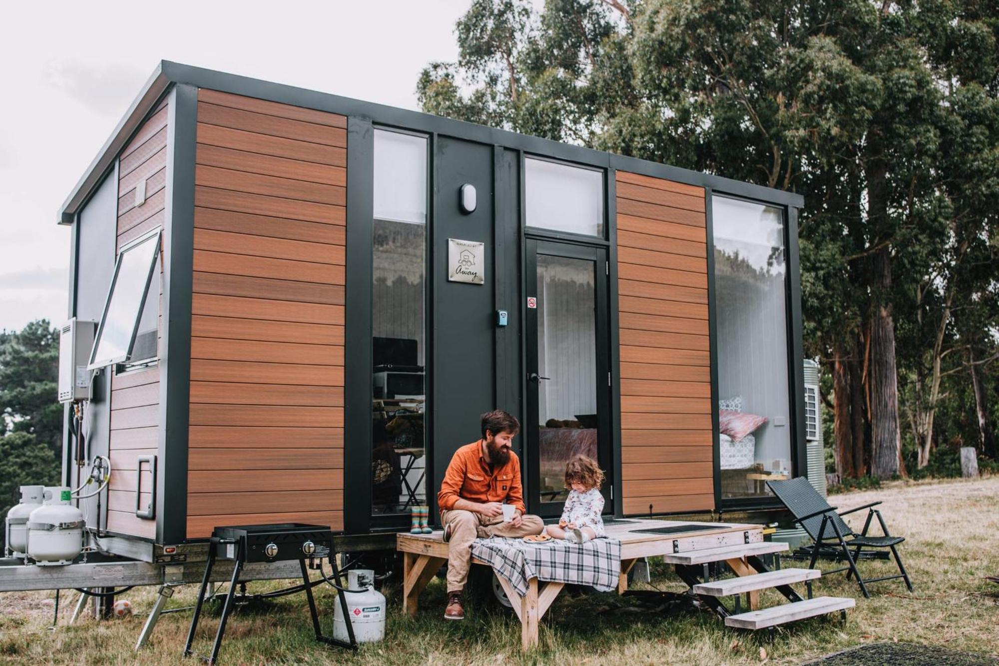 Pine Edge Heights By Tiny Away Villa Ellendale Bagian luar foto